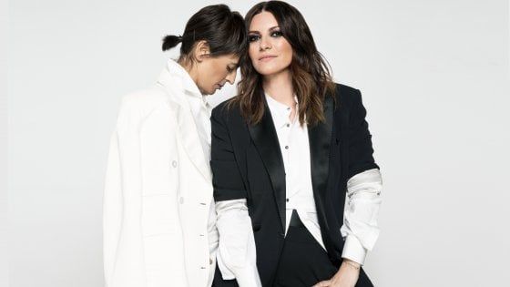Laura Pausini con 'Verdades a media' duetta con Bebe
