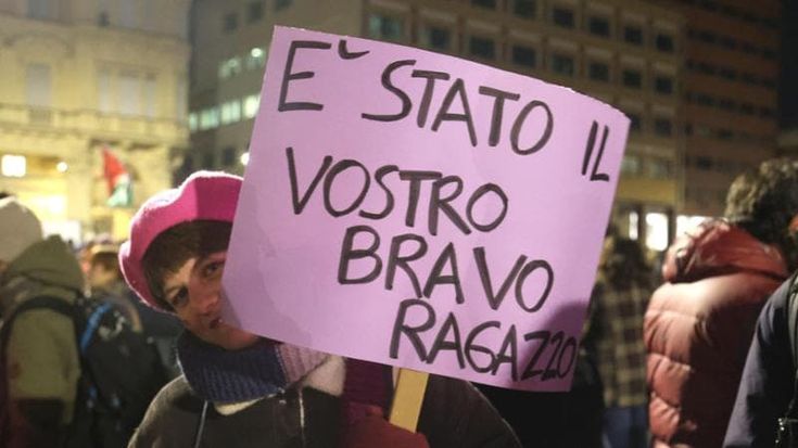 Stupro di gruppo su tredicenne, i tre giovani davanti al giudice: “L’abbiamo attirata in quel bar”