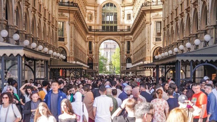 Picnic, sole nei parchi e gelati: in migliaia a spasso per la Pasquetta in città