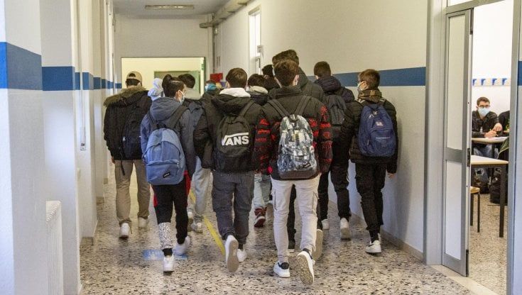 Scuola, addio Dad per vaccinati e guariti alle medie e superiori 