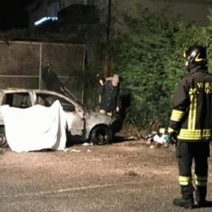 Bruciarono il clochard per noia, il giudice non li condanna