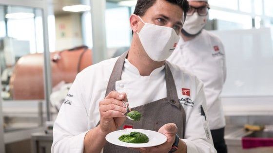 Pochi piatti ma ben fatti: la ristorazione del futuro tra qualità e riduzione dei costi 