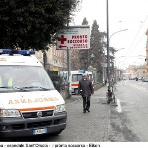 Roma, ambulanza investe due ragazzine a San Giovanni