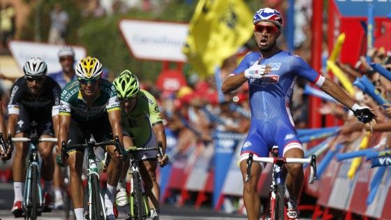 Vuelta, sprint di Bouhanni: Valverde in maglia rossa. Ad Amburgo Kristoff batte Nizzolo