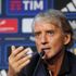 Mancini: 'Non abbiamo Messi o Ronaldo, serve il collettivo per vincere'. A Parigi con Kean-Esposito