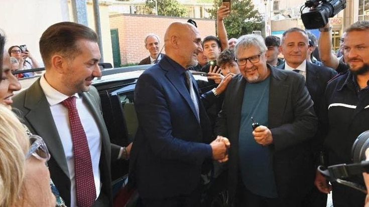 Spalletti dona la Panda dello scudetto al Santobono e si emoziona: "L'ho solo restituita ai bambini”. E sul Napoli di Conte: “Somiglia al mio”