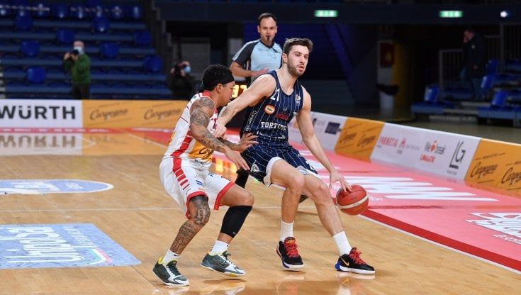 Basket, Serie A: Pesaro-Fortitudo Bologna 70-78, buona la prima per Dalmonte