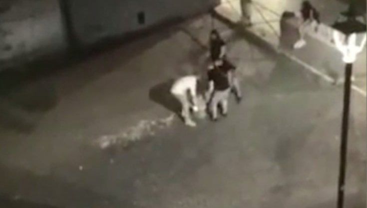 Roma violenta, le notti selvagge (post Covid) della Capitale: dal fight club ai vandali. Questura e prefettura pensano al modello-coprifuoco