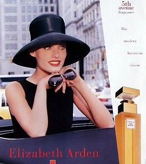 Elizabeth Arden, i profumi affossano i conti