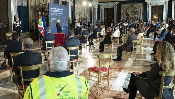 Gli "eroi" premiati da Mattarella tornano in trincea. "È un altro assedio, resisteremo"