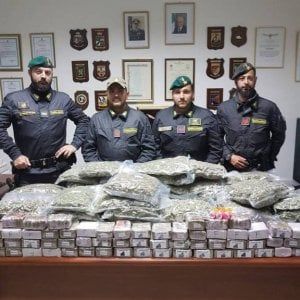 Ventimiglia, 70 chili di droga nascosti tra i lecca-lecca