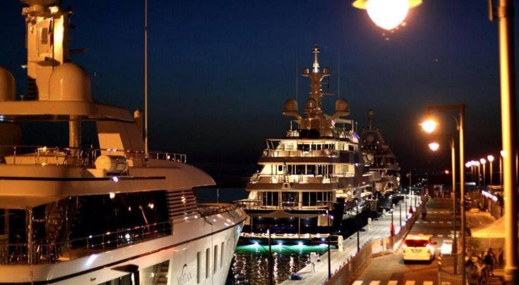 L'estate "reale" di Stabia Port, tra sceicchi, principi e primi ministri