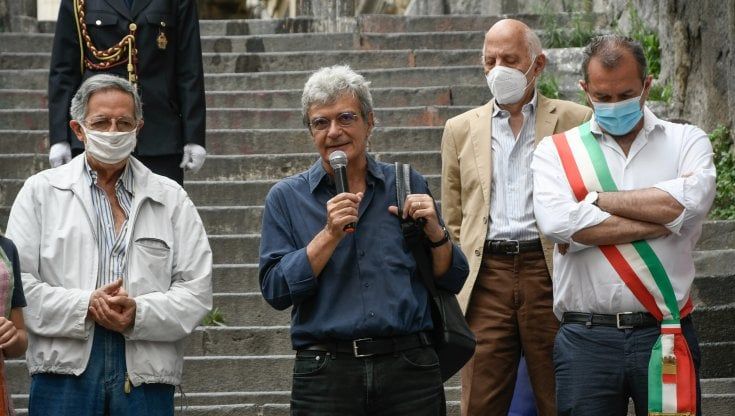 Le scale della salita Pontecorvo intitolate a Fabrizia Ramondino