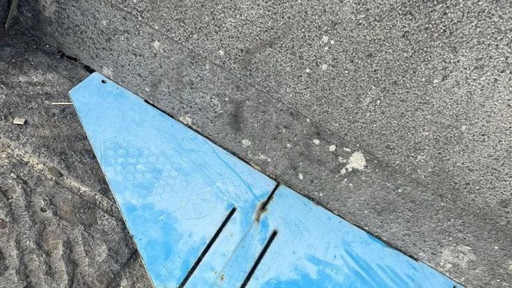 Colpita sulla testa da piastra di metallo a Napoli, si pensa a un incidente. Denunciata una donna