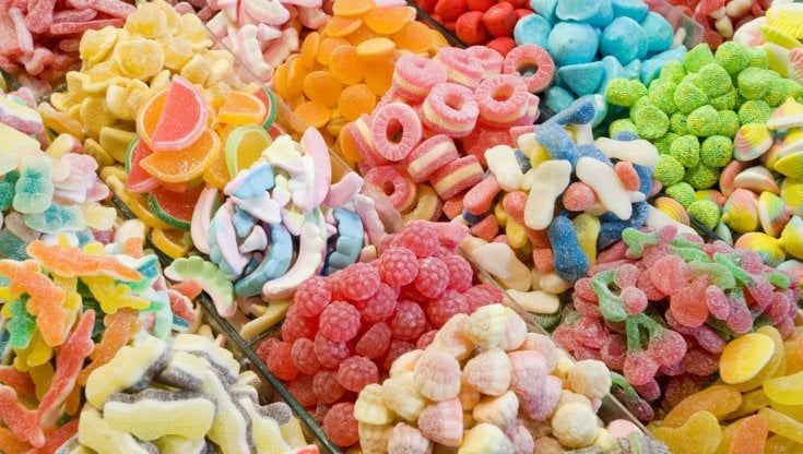 Caramelle, per 4 italiani su 10 sono un prodotto che richiama alla memoria i momenti positivi dell'infanzia