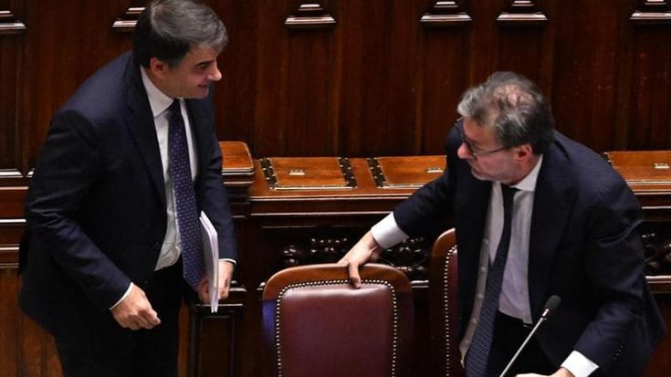 Scontro Fitto-Giorgetti sullo slittamento del Pnrr. “Mette a rischio il piano”