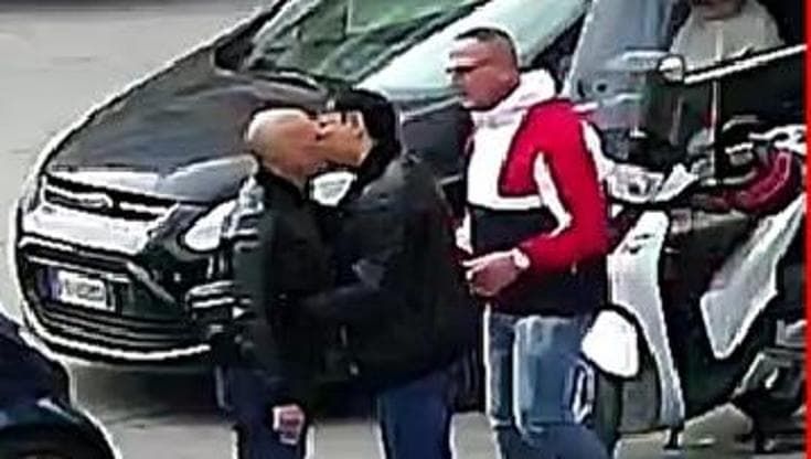 Le ditte di pulizia di due cliniche nelle mani dei clan. E il boss in permesso organizzò un pranzo