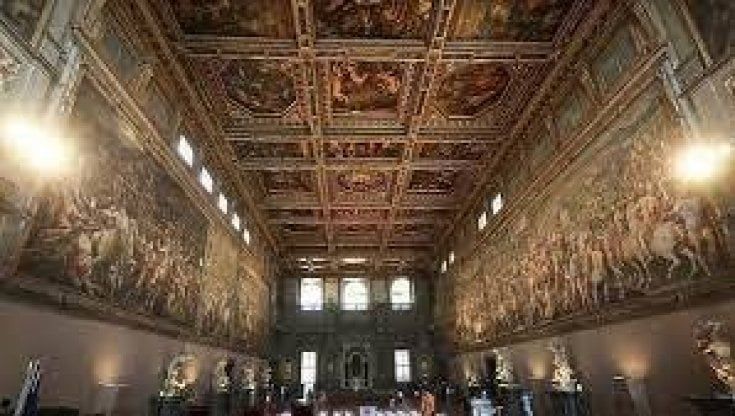 A occhi chiusi dentro Palazzo Vecchio contro la violenza di ogni guerra