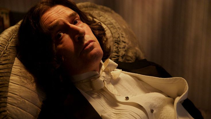 Il ritorno di Rupert Everett tra Oscar Wilde e Il nome della rosa