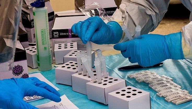 Covid, in Puglia i nuovi casi sono 2.232 con incidenza in calo: 15,5 per cento. Tre vittime