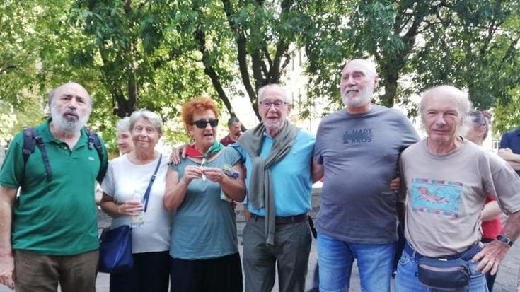 “Togliere i fiori dalla teca di Mussolini non è reato”, la sentenza che ha assolto l’ex br Bellosi