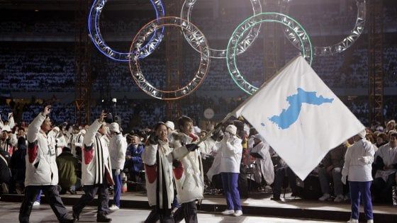 Olimpiadi, PyeongChang: "22 atleti della Corea Nord, ok a sfilata con un'unica bandiera" 