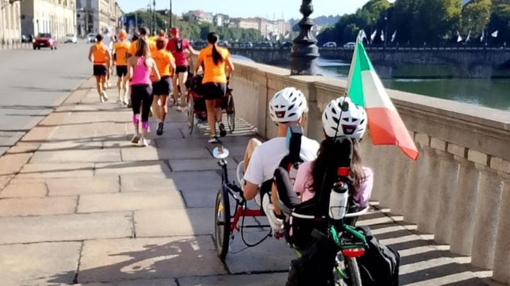 Stasera al Valentino c’è la Corsa per tutti, la gara di 1 Caffè per raccogliere fondi