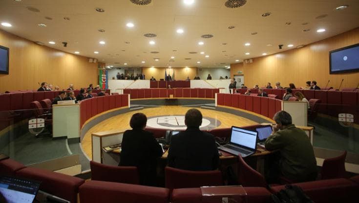 Sanità, ventisei giorni per approvare la riforma. E il buco di bilancio sale a 255 milioni