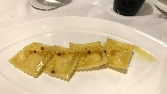 Gegè Mangano e la sua terrazza candida a picco sul Gargano