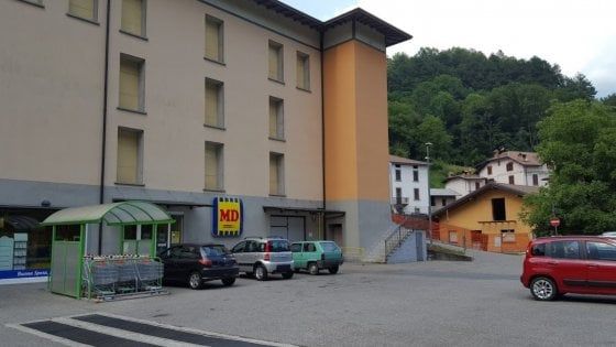 Lite per il parcheggio, 70enne si agita, ha un malore e muore