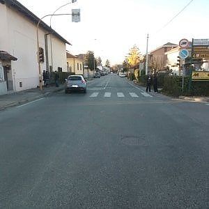 Orbassano, giovane in auto investe un pensionato e lo ferisce gravemente 