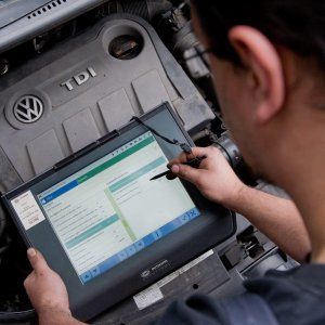 Dieselgate, Tajani replica alle accuse: "Informai la Ue nel 2012"