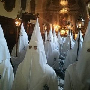 La notte delle processioni tra Penisola sorrentina e Campi Flegrei