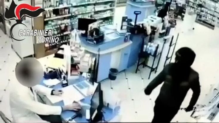 Arrestato rapinatore seriale di farmacie: ha colpito sette volte in un mese