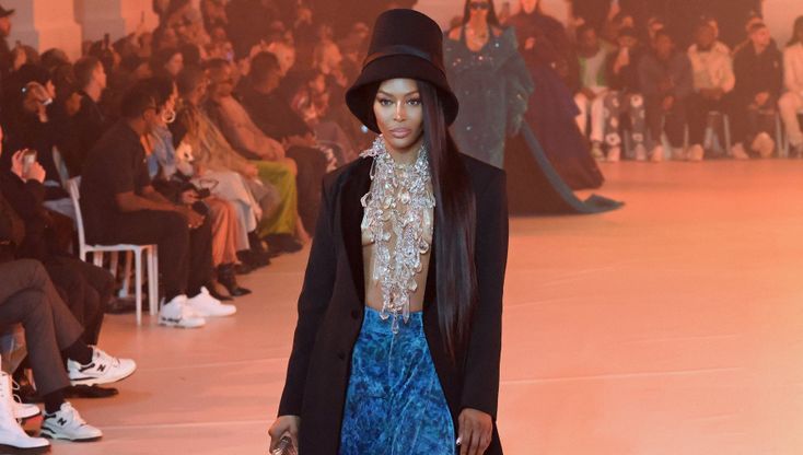 Off-White FW22: Naomi Campbell, Cindy Crawford e le altre, in passerella per l'ultimo tributo a Virgil Abloh