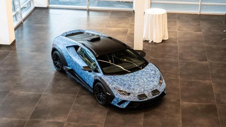 Lamborghini consegna la Huracan Sterrato Opera Unica, ispirata alla Sardegna