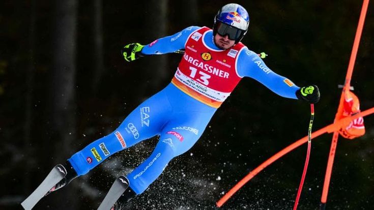 Sci, Paris terzo nella discesa di Val Gardena. Vince Odermatt, brutta caduta del norvegese Moeller