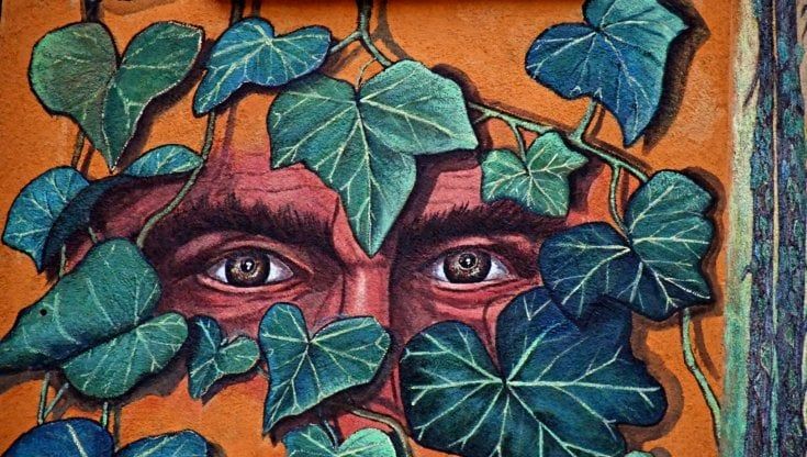 Potenza, a Satriano di Lucania il tour dei murales è nella lingua dei segni