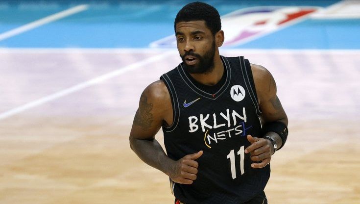 Nba, scoppia il caso Irving: non si vaccina, i Nets pensano al taglio