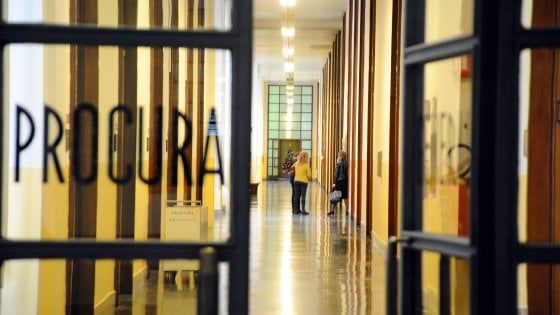 Il concorso per 6mila cancellieri a spese del ministero: biglietti in prima classe e alberghi a 4 stelle