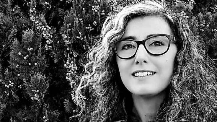 La poesia di Beatrice Zerbini: “Scrivo di cassiere e autisti, la nostra vita stende il bucato”
