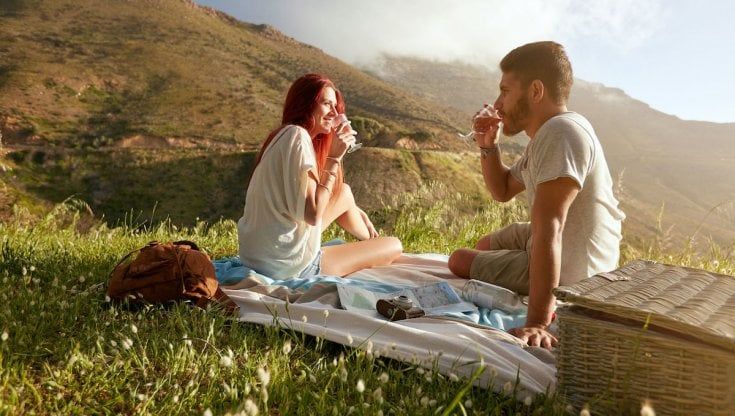 Gite nelle cantine e degustazioni: estate all'insegna dell’enoturismo per molti italiani  