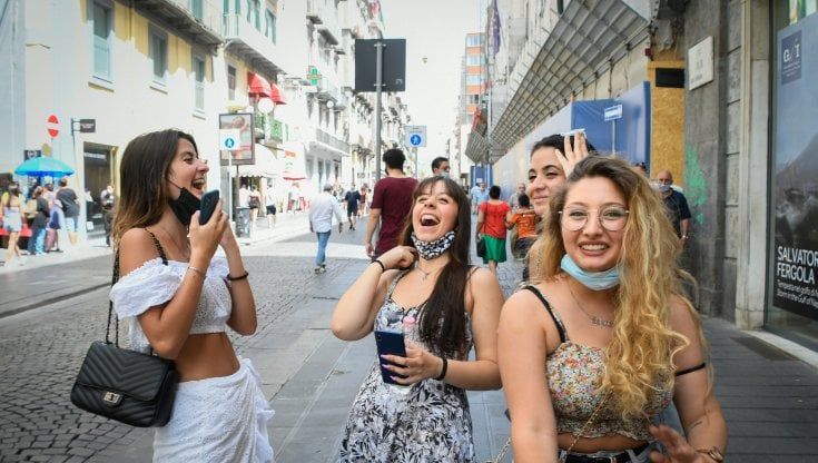 Via le mascherine, c'è felicità ma non entusiasmo: la pandemia si è presa curiosità e intraprendenza