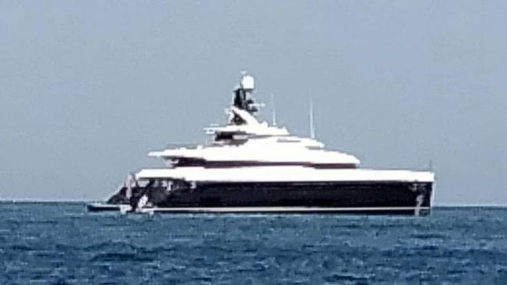 Michael Jordan in vacanza con il suo yacht all’isola d’Elba