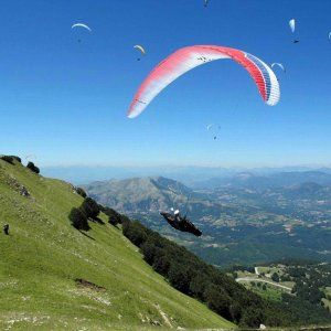 Lecce, precipita col parapendio sulla costa di Sannicola: in gravi condizioni un 30enne di Nardò