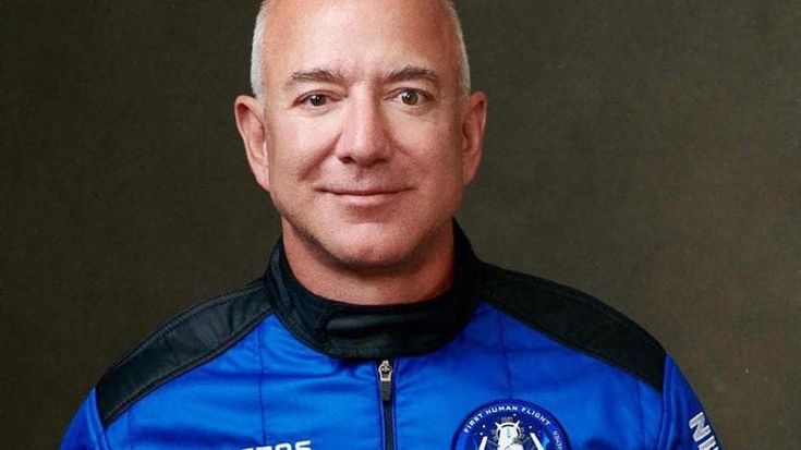 Bezos sfida ancora Musk: Amazon vuole i satelliti di Globalstar, trattativa da 9 miliardi