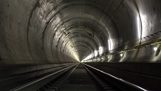 Gottardo. Il tunnel dei record si lascia scoprire dall'interno