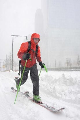 Usa, tempesta di neve: si scia sulle strade di New York e Washington