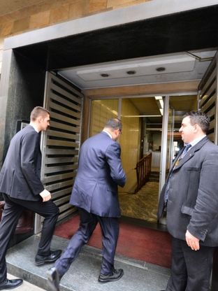 La Finanza<br />consegna gli avvisi