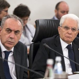 Giustizia, Bonafede al Csm: "Il giudice che ha fatto politica non potrà reindossare la toga. Faremo una legge"